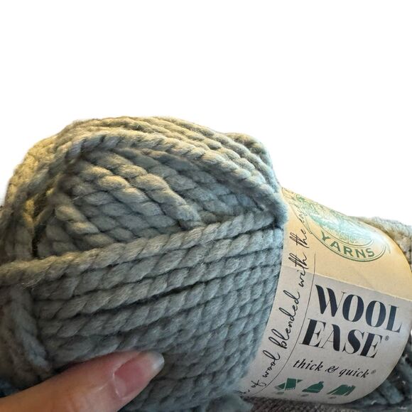 Lion Brand Wool-Ease Thick & Quick Yarn "Succulent" 6oz/170g 106yds/97m Bulky - Picture 7 of 8